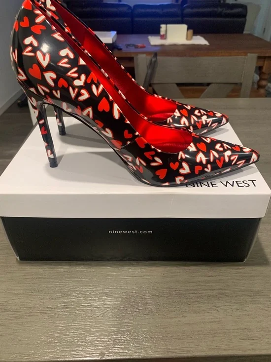 Nine West Black Pumps with Red & White Heart Print - Picture 5 of 13